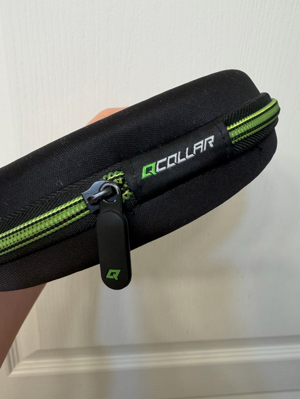 NWOT Q30 Q-Collar Storage Hard Case OEM Replacement Travel Box Black Green Zip